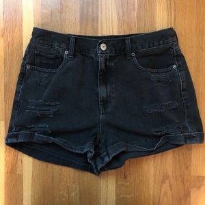 AEO Black Distressed High-waisted Mom Shorts Sz8